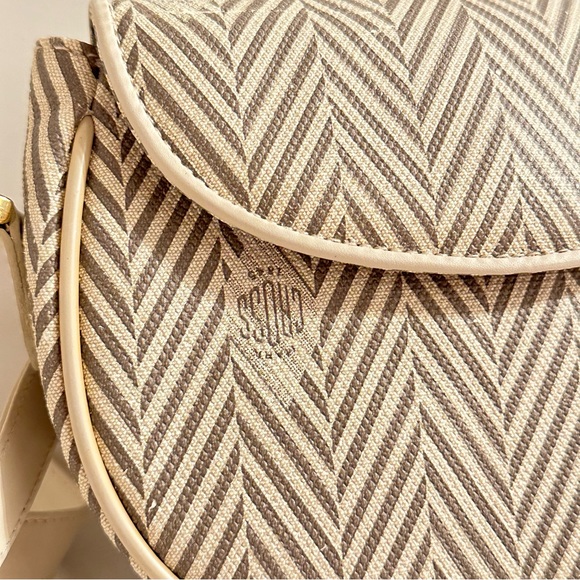 Vintage Mark Cross Pebbled Leather Crossbody Purse, Chevron - Picture 4 of 12